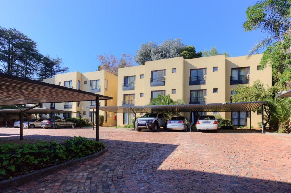 The Apartment On Katherine Street In Central Sandton Joanesburgo Exterior foto